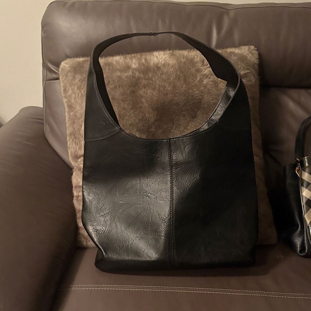 Classic Black Leather Shoulder Bag - Men